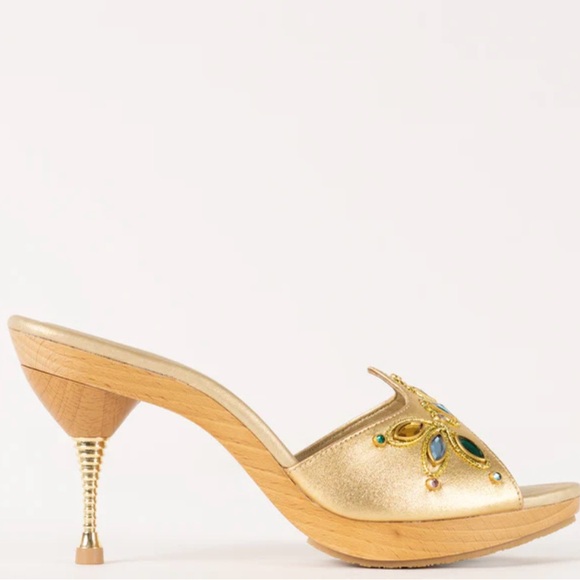 Nina GOLD SLIP ON FLAT-SHOE PLATFORM SANDALS - Picture 2 of 8